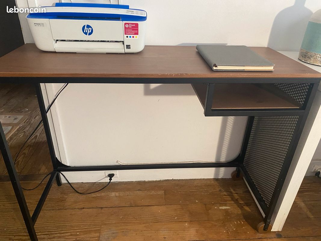 Vente d’un bureau minimaliste (image 2)