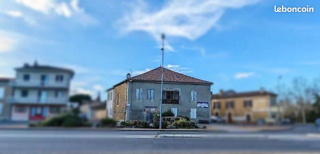 Maison 11 pièces 240 m² · à Fleurance · 240 m² · 65 000 €