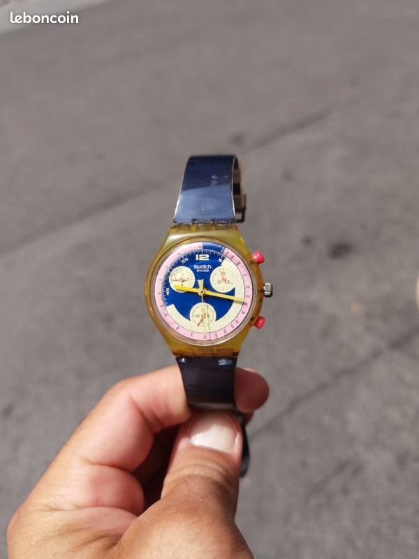 Montre Swatch Chrono Grand Prix.

Bon état général prévoir un changement de bracelet.

Juste changer la pile.

Belle montre pour collectionneurs ou amateurs.

Emballage soigné (image 1)