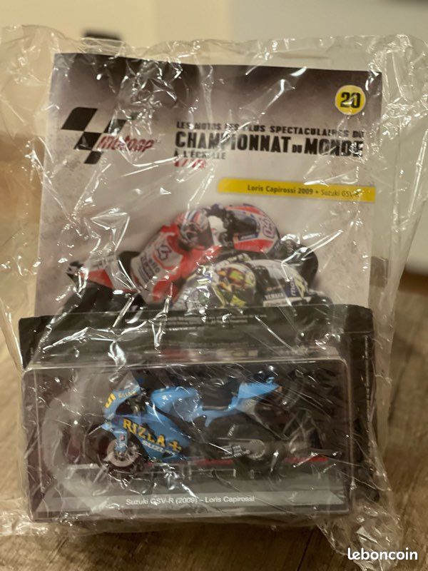 Miniature MotoGP Suzuki GSV-R (2009) Loris Capirossi - 1/18 - Neuve ...