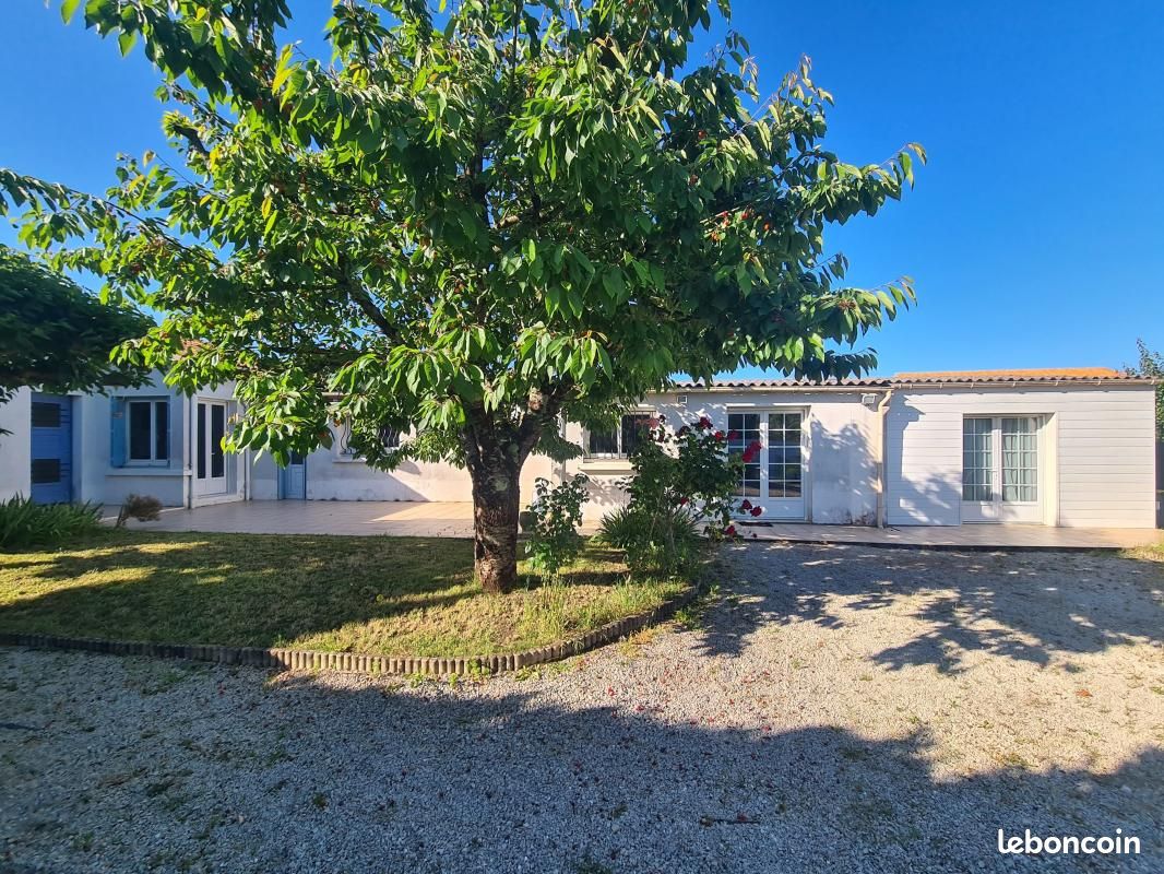 Maison 8 pièces 212 m² · à Breuillet · 212 m² · 489 000 €