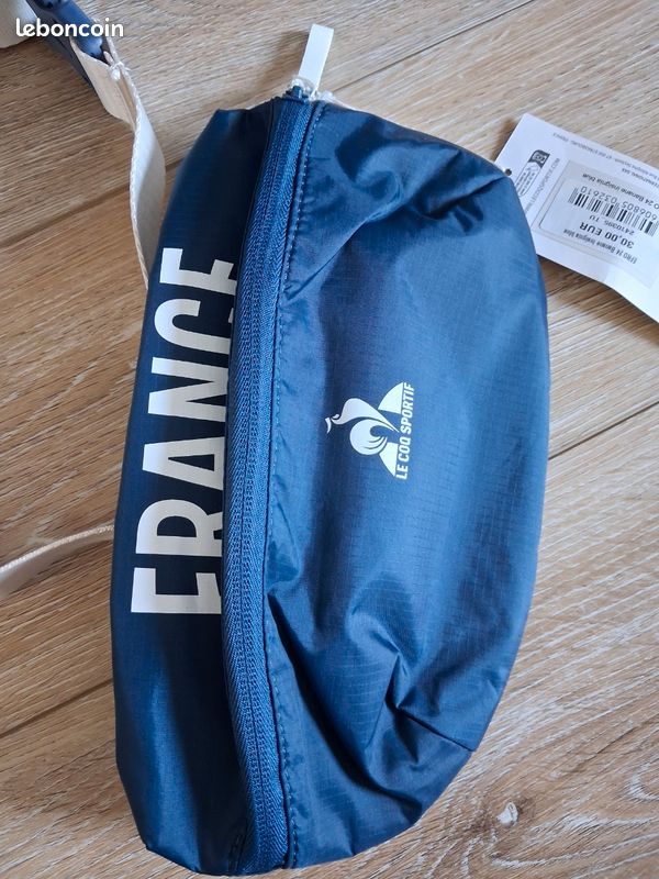 Sacoche Banane JO Paris 2024 – Volontaire, édition Officielle, Neuve