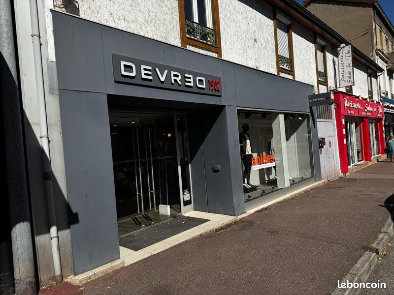 Local commercial 2 pièces 96 m² · à Firminy · 95,6 m² · 145 000 €