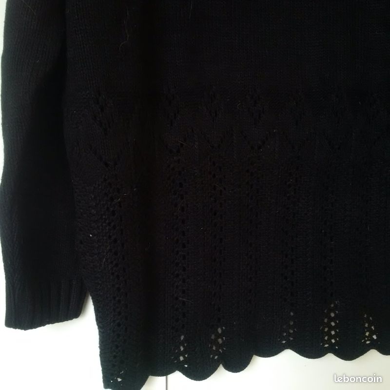 Pull noir à mailles ajourées (image 3)