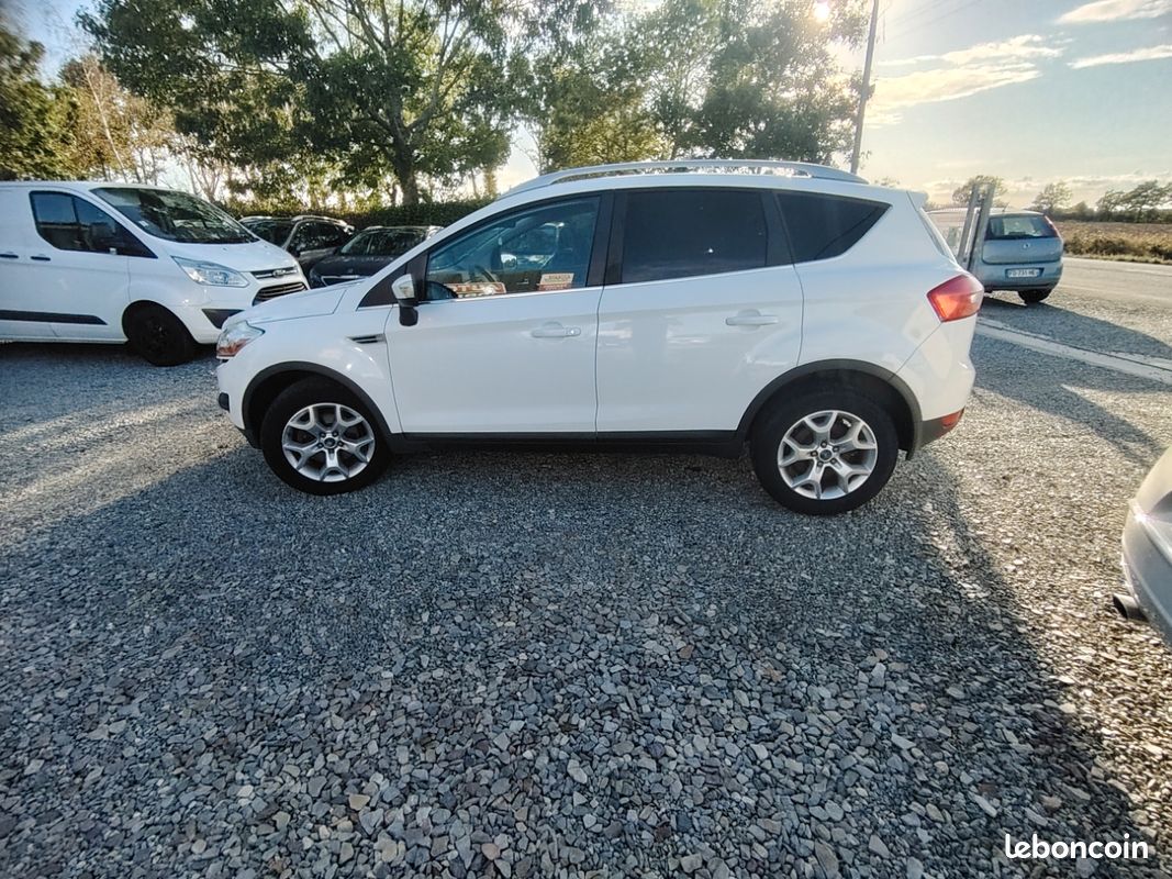 Ford kuga 2.0 Tdci 140 CV titanium (image 8)