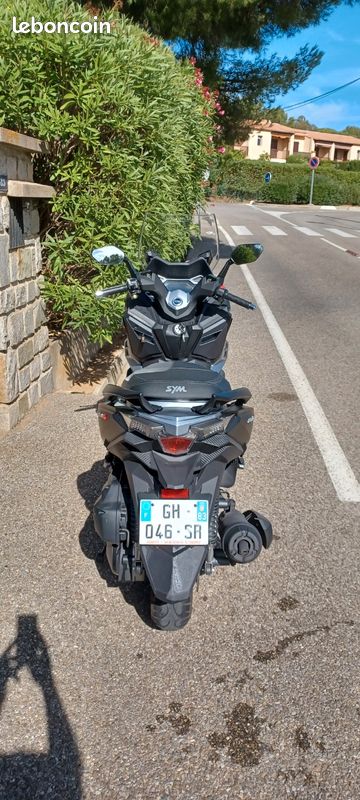 Scooter sym cruisym alpha 125 Motos