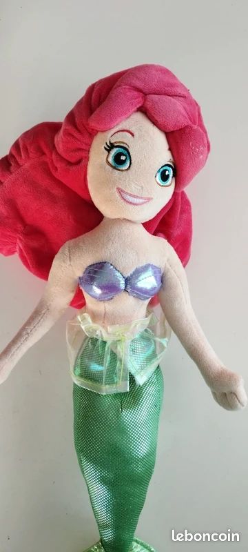 Ursula, la poupée de la méchante du dessin animé la petite sirène