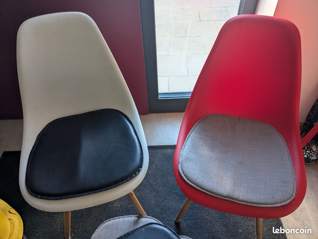 8 chaises imitation Vitra Eames Eiffel (image 4)