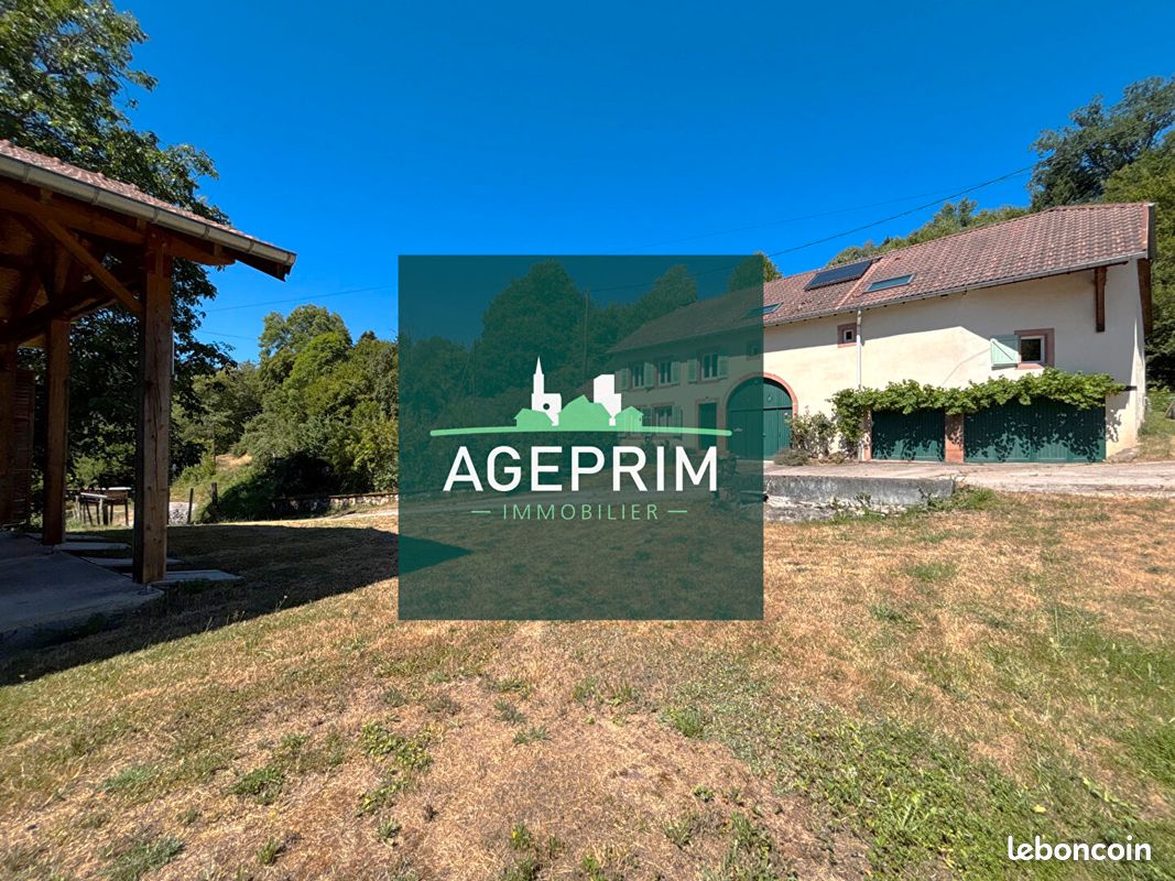 Maison 8 pièces 204 m² · à La Grande-Fosse · 204 m² · 273 000 €