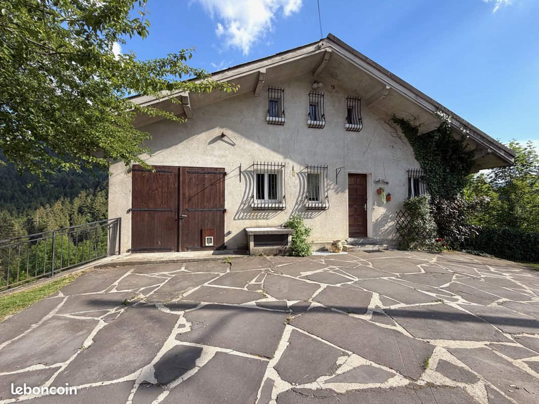 Maison 6 pièces 196 m² · à Saint-Pierre-de-Chartreuse · 196 m² · 279 000 €