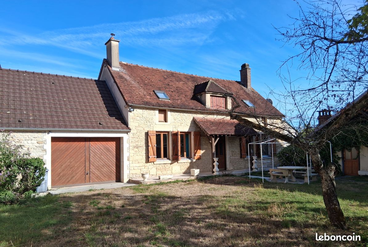 Maison 7 pièces 253 m² · à Chaource · 253 m² · 199 000 €