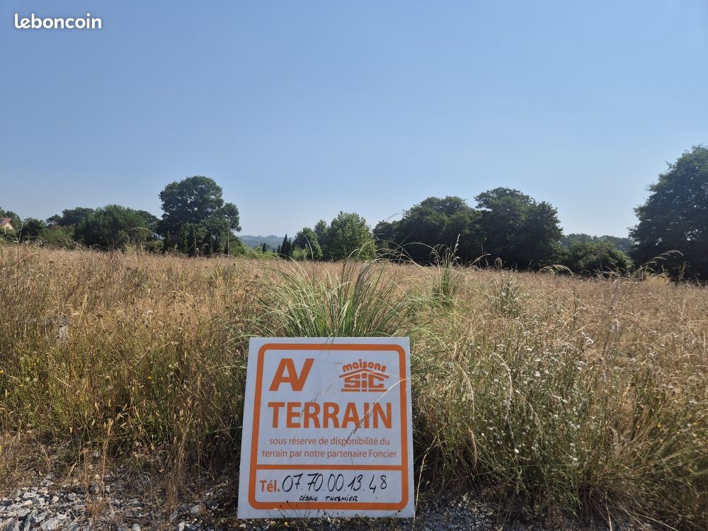 Terrain 720 m² · à Pomarez · 720 m² · 48 240 €