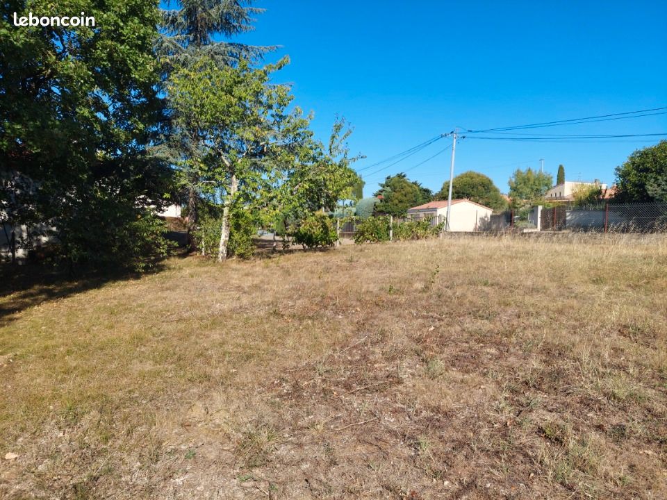 Terrain 750 m² Pechbonnieu · 170 000 €