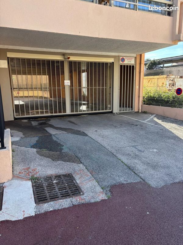 Parking 12 m² · à Cannes · 12 m² · 150 €