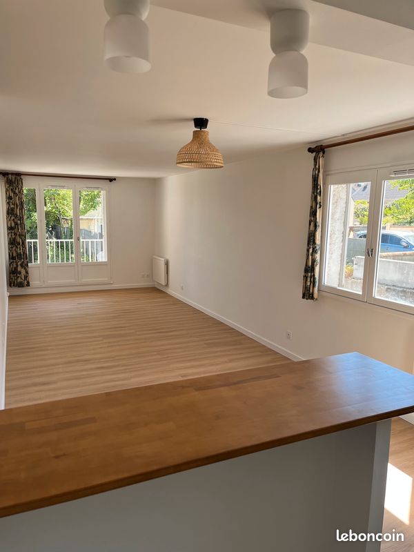 Appartement 3 pièces 84 m² · à Le Malesherbois · 84 m² · 860 €