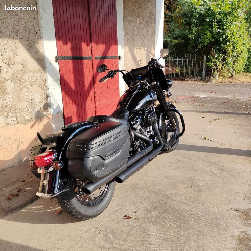 Harley davidson heritage 114 (image 1)