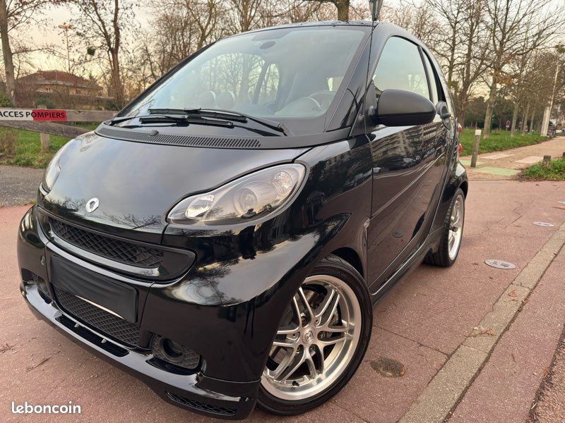 SMART FORTWO II COUPE BRABUS XCLUSIVE SOFTOUCH - 2011 - 39 965km - Toit pano - Cuir - GARANTIE 6 MOIS - Historique constructeur - État neuf - CT vierge - En stock et disponible immédiatement (image 1)