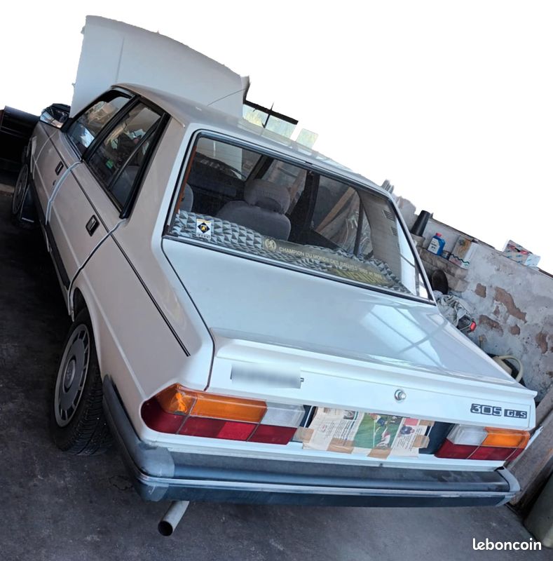 Peugeot 305 (image 1)