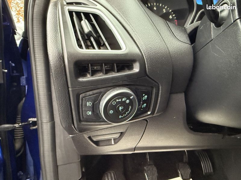 Ford FOCUS 1.0 ECOBOOST 125CH STOP&START TITANIUM (Vente a Pro ) (image 17)