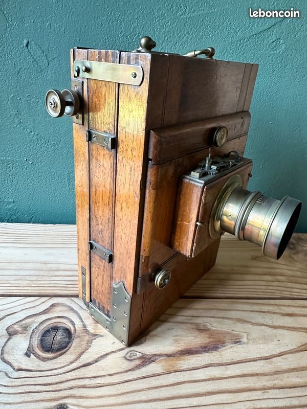 Ancien appareil photo à soufflet Brownie - Antiquités