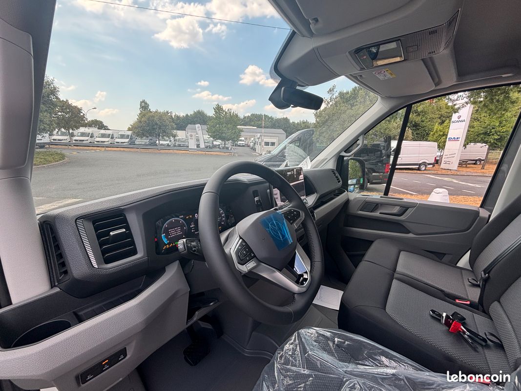 42 900 HT - Volkswagen CRAFTER Fg 2.0 TDI 177ch L3H2 BVA8 Business (image 8)