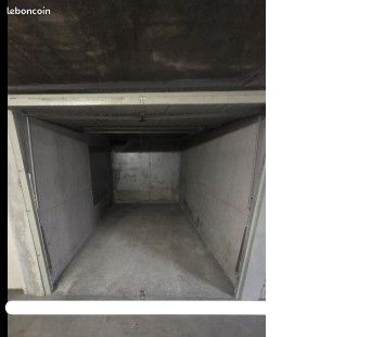 Parking 13 m² · à Fréjus · 13 m² · 24 900 €