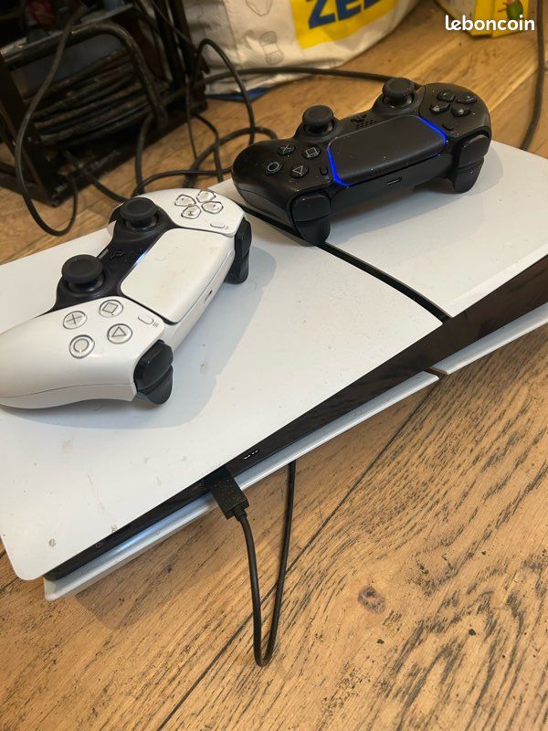 Ps5 slim lecteur cd + 2 manettes (image 2)