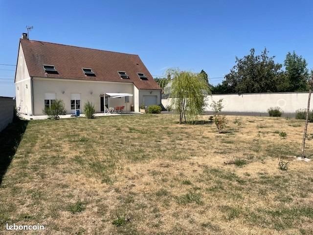 Maison 7 pièces 182 m² · à Charmes · 182 m² · 318 000 €