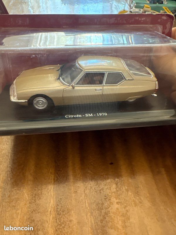 Véhicule miniature 1/43 Citroën SM (image 1)
