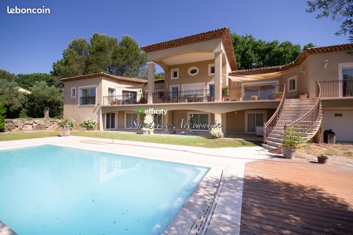 Maison 10 pièces 350 m²