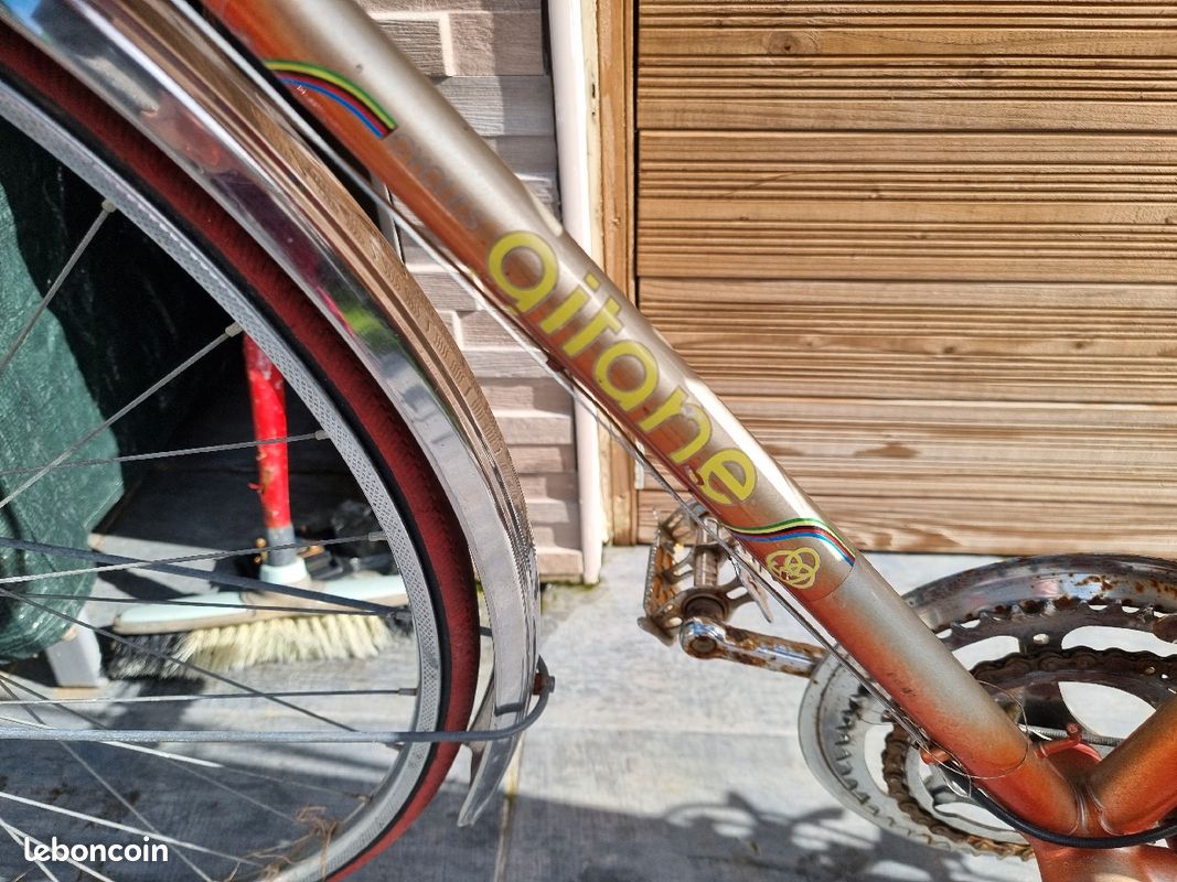 Vélo gitane rouge (image 2)