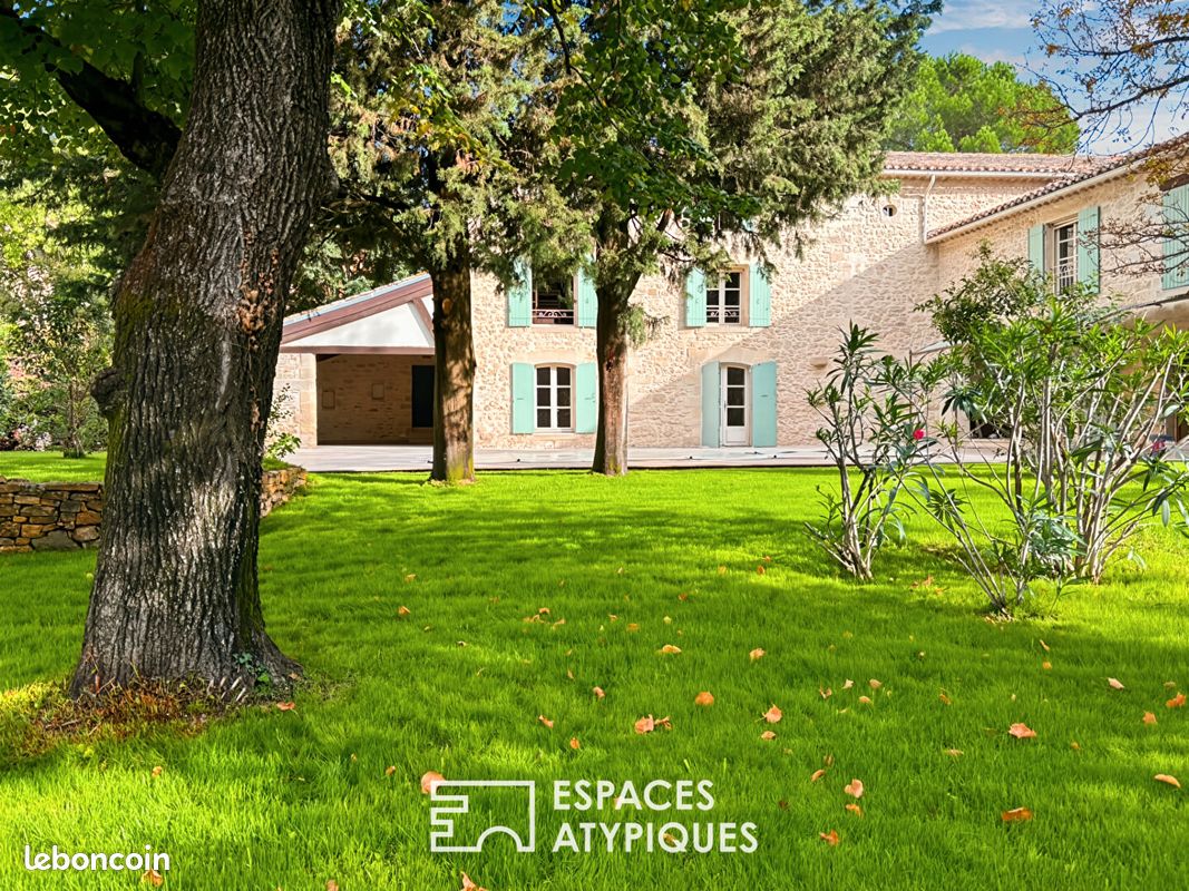 Maison 7 pièces 300 m² · à Uzès · 300 m² · 1 450 000 €