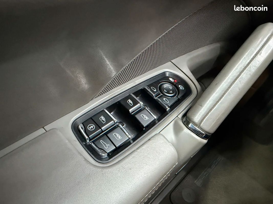 PORSCHE CAYENNE 3.0D V6 Tiptronic S (image 33)