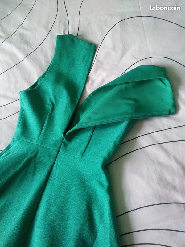Robe cocktail décolleté plongeant émeraude « Nights » C/meo Collective S / 36 (image 11)