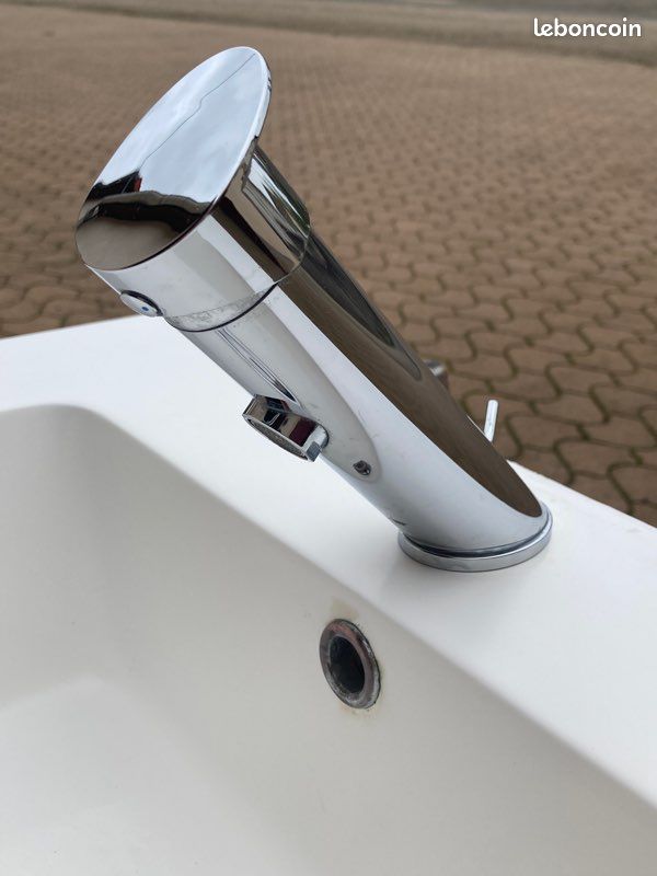 Lavabo double vasque avec mitigeurs (image 3)