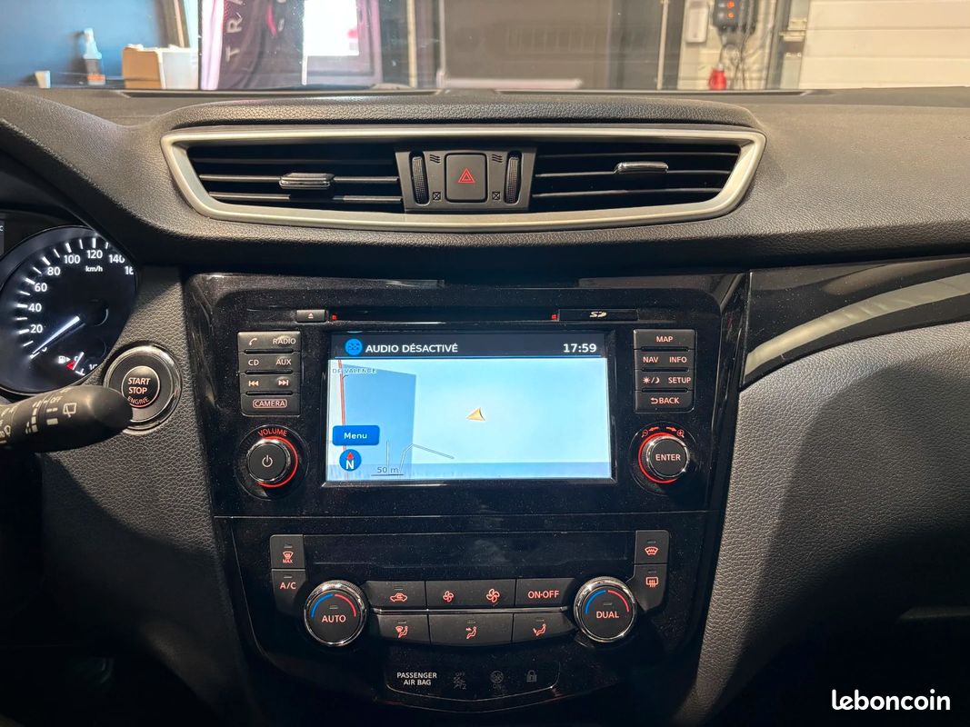 NISSAN QASHQAI 1.6 dCi 130 Stop/Start Tekna - excellent état - 86 000 km - intérieur cuir (image 22)