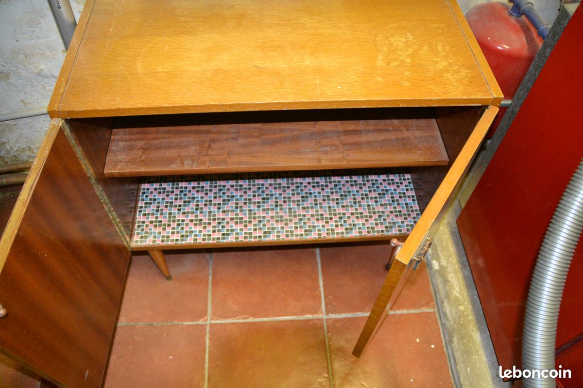 Meuble bas en bois (image 2)