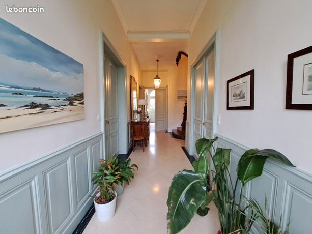 Maison 9 pièces 373 m² — 3