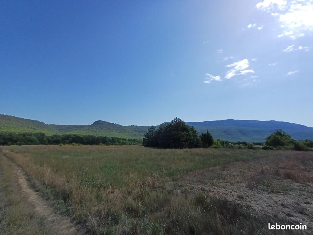Terrain 6 633 m² Nans Les Pins · à Nans-les-Pins · 24 000 €