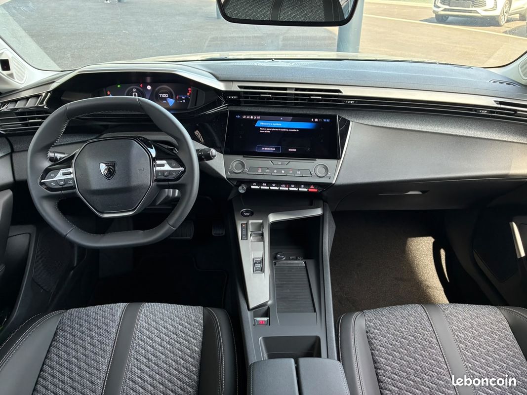Peugeot 308 1.5 BLUEHDI 130CH S&S ALLURE EAT8 (image 12)