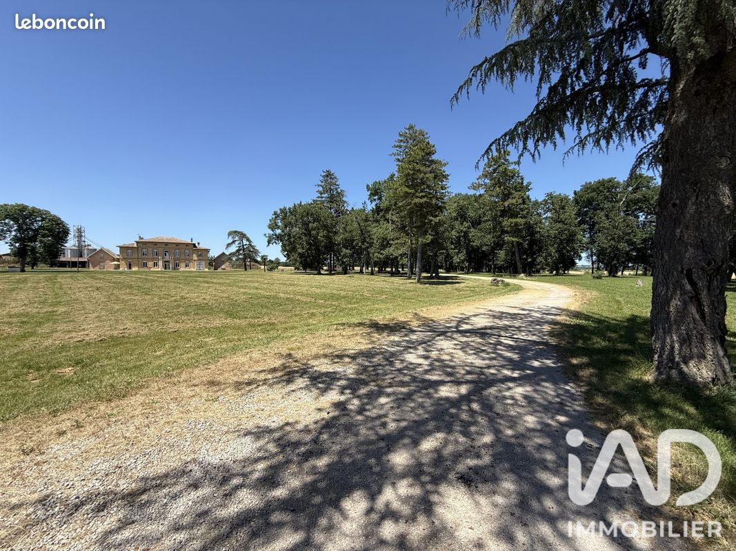 Maison 8 pièces 348 m² · à Fronton · 348 m² · 590 000 €