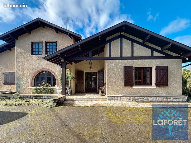Maison 7 pièces 209 m²