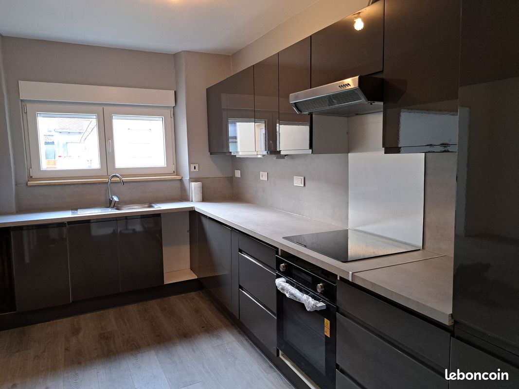 Appartement 5 pièces 130 m² · à Sarralbe · 130 m² · 950 €
