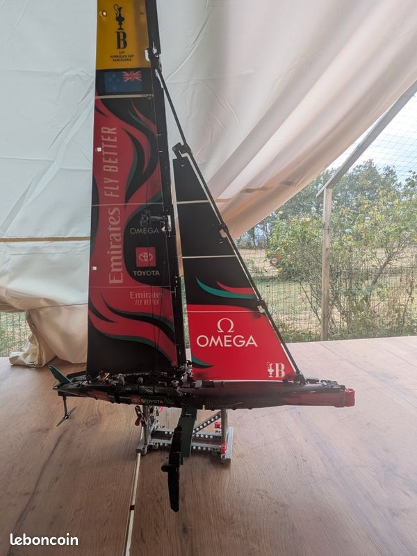Bateau LEGO Toyota (image 1)