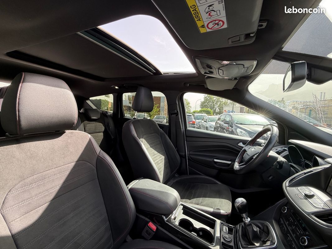 FORD KUGA 2.0 TDCi 150 SS 4x2 BVM6 ST-Line Black Silver / TOIT OUVRANT PANO / FULL ENTRETIEN (image 11)