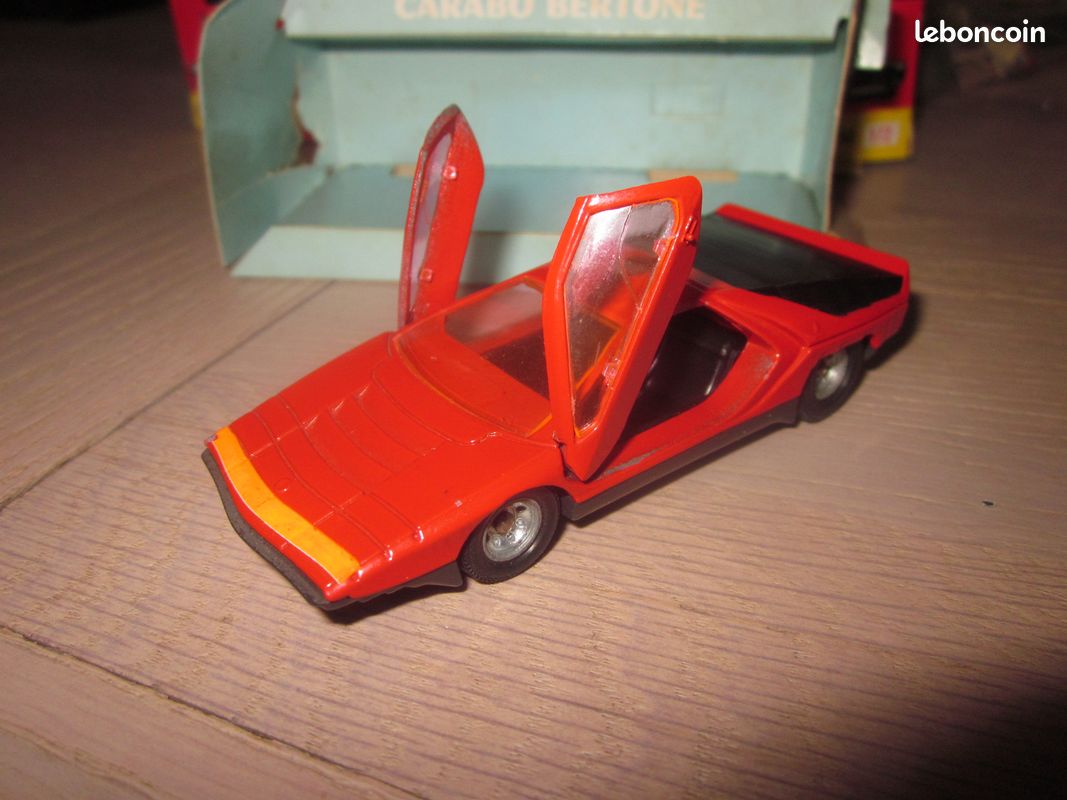 SOLIDO REF RETRO Le Mans Alfa Romeo 33/3 N°37 1970 Deco Bien Posee Neuf