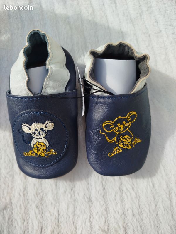 Chaussons pré marche taille 15-18 (image 1)
