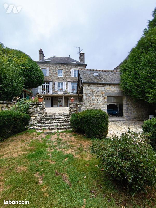Maison 6 pièces 152 m² · à Domfront en Poiraie · 152 m² · 304 500 €