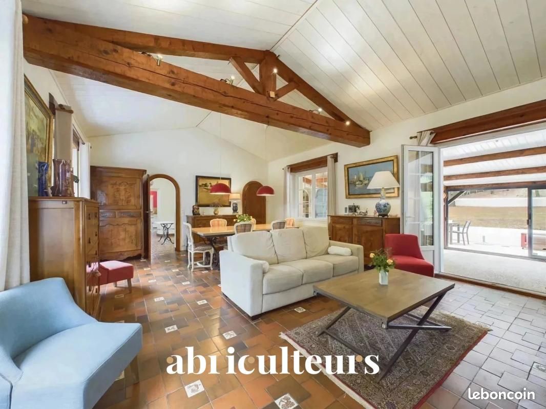 Maison 8 pièces 233 m² · à L'Épine · 233 m² · 1 345 495 €