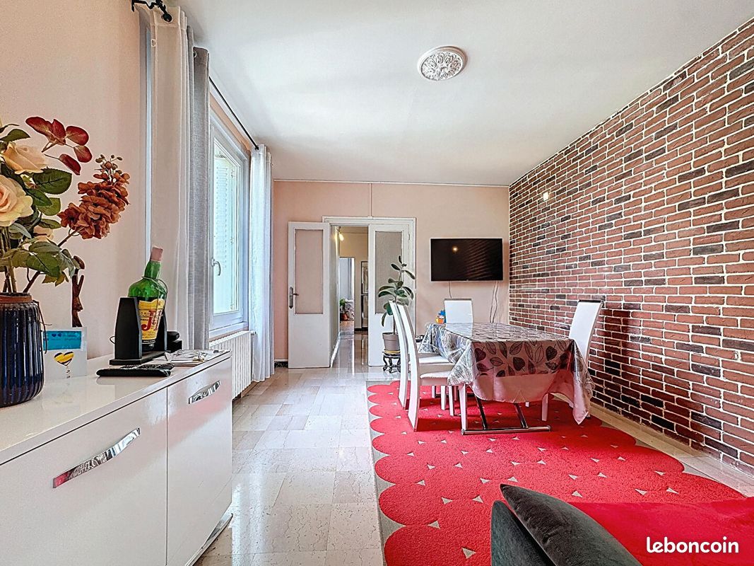 Appartement 3 pièces 63 m² · à Aubervilliers · 63 m² · 210 000 €